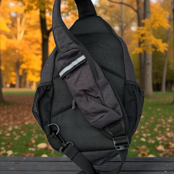 Waterfly Crossbody Bag NWOT - Picture 2 of 3